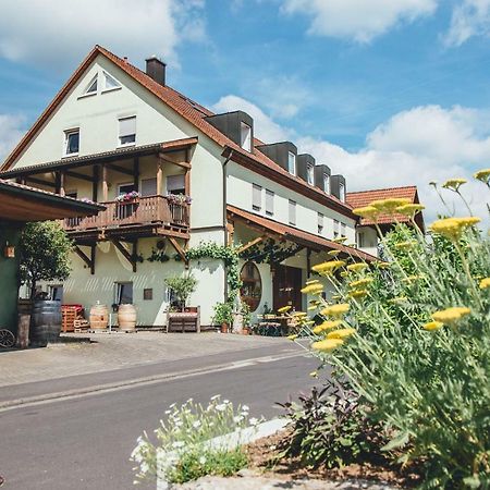 Weingut Leininger Ferienwohnungen Айбельштадт Экстерьер фото