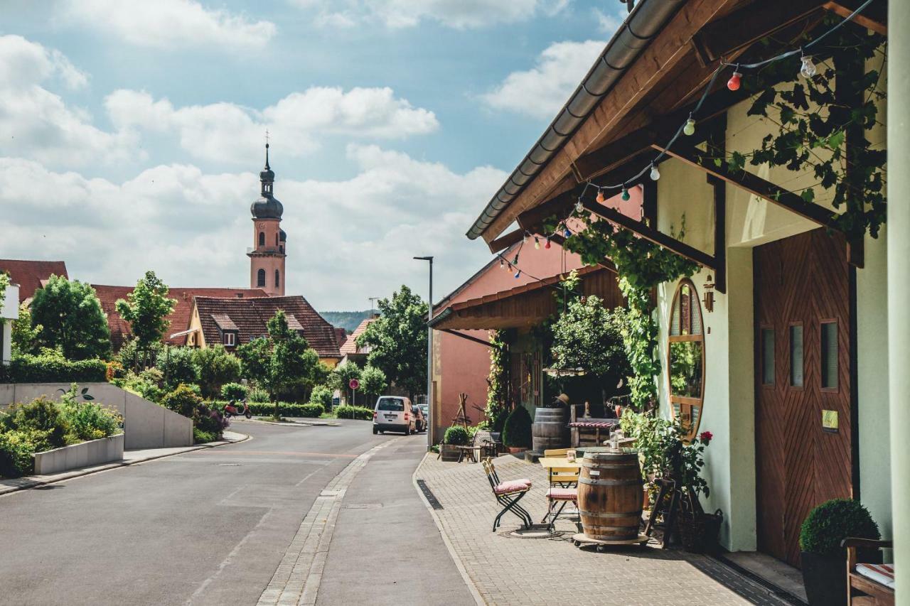 Weingut Leininger Ferienwohnungen Айбельштадт Экстерьер фото